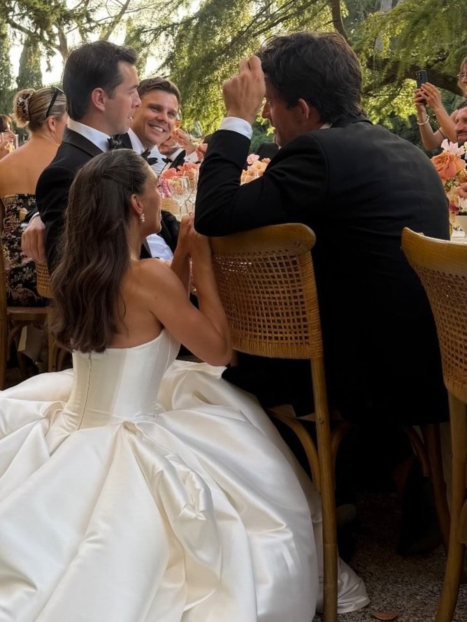 Another photo showed Jonathan Bailey catching up with his Bridgerton co-star Sabrina Bartlett.