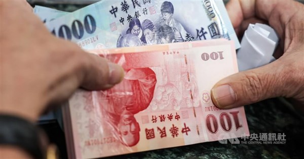 Traditional industries see limited AI gains as K-shaped economy widens: Expert
