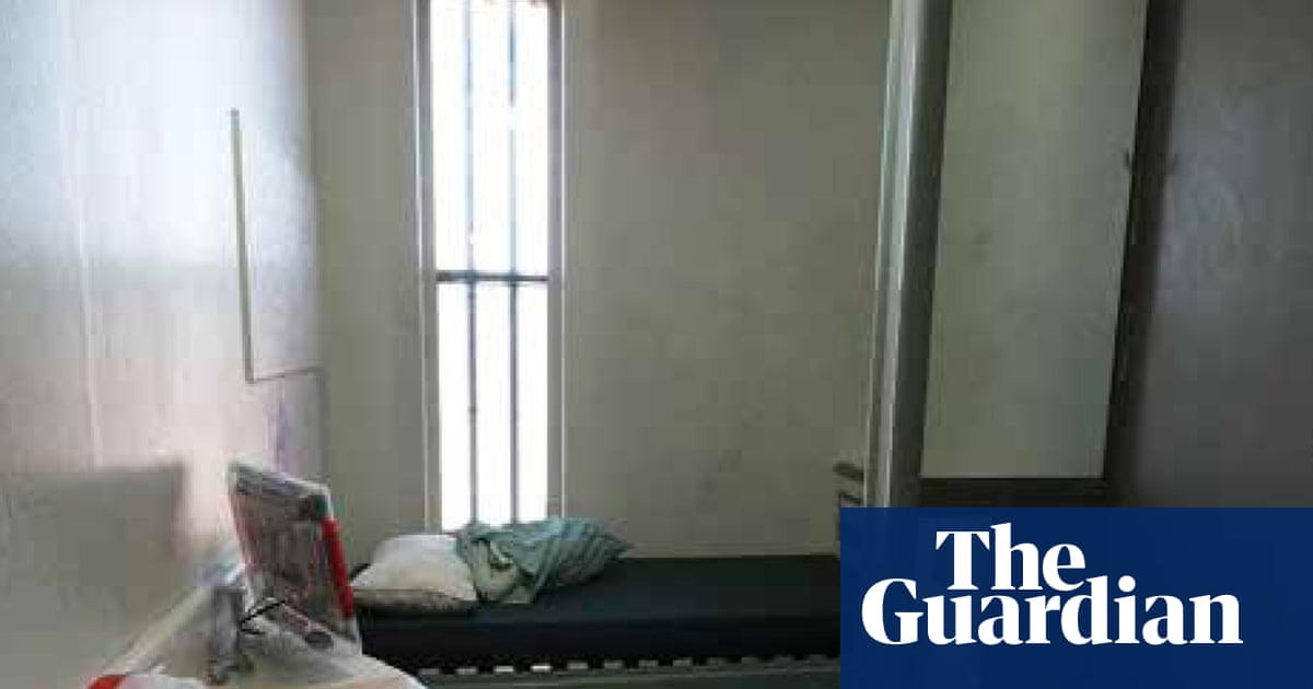 Boy, 16, held in ‘cramped’ prison cell alone for 22 hours a day for weeks, Victorian ombudsman finds | Victoria