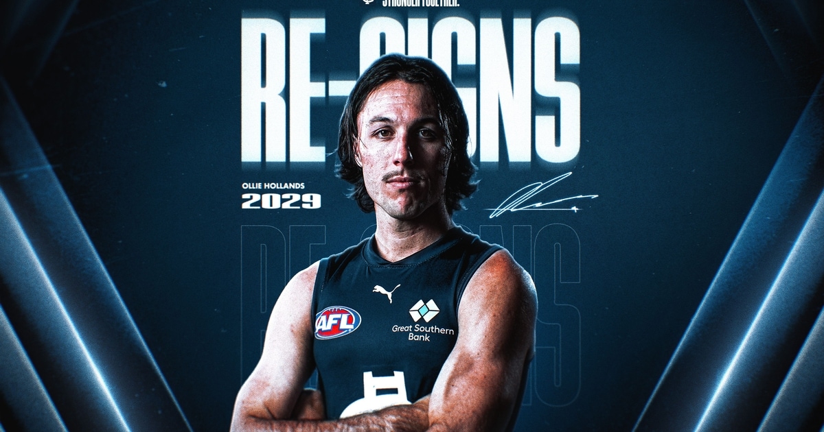 Hollands commits for three more years
