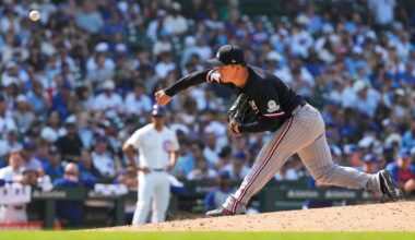 Minnesota Twins relief pitcher Go Woo-suk throws against the Chicago Cubs during the eighth inning of a baseball game in Chicago, July 19. AP-Yonhap