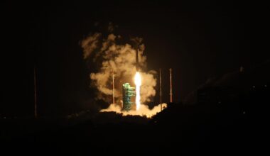 The Nuri space rocket takes off from Naro Space Center in Goheung, South Jeolla Province, Nov. 27. Yonhap