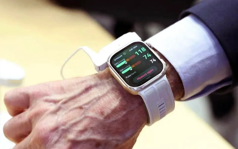Huawei WATCH D3 photo.