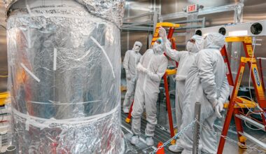 Dark matter: Flash of light gives scientists burst of inspiration