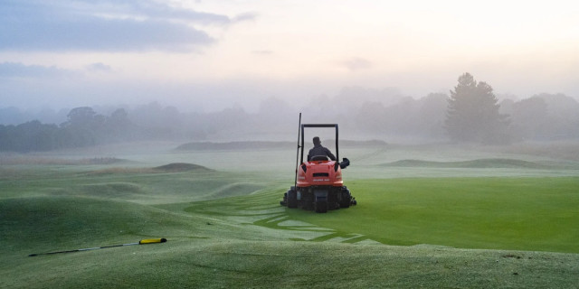 The people we need to thank at golf clubs
