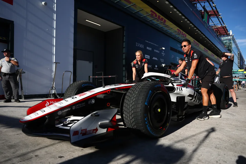 Haas, Team
