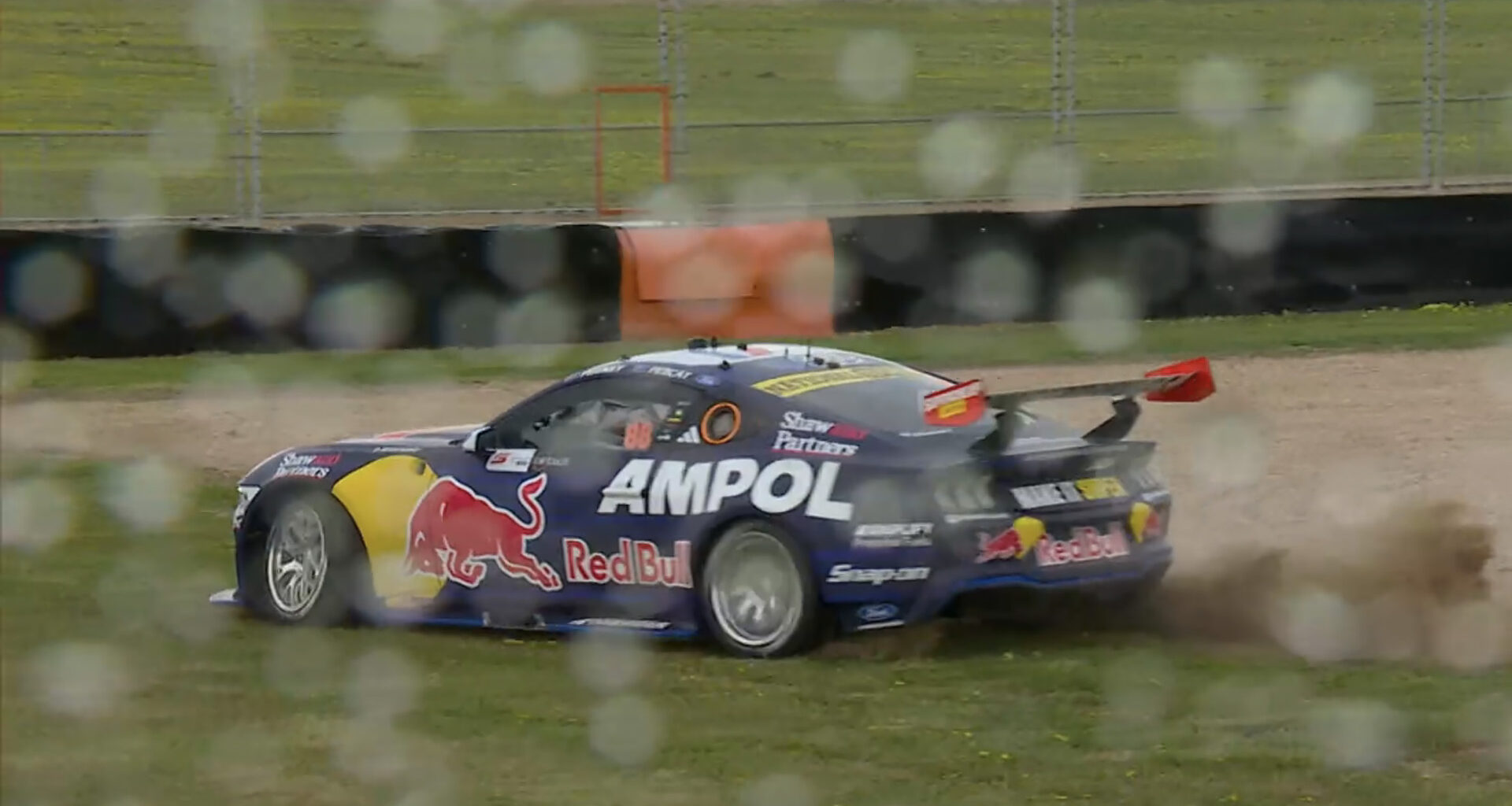 Rain wreaks havoc in Supercars warm-up at The Bend 500