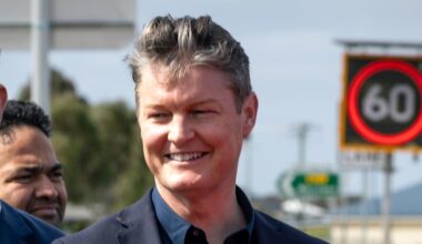 Victoria road upgrades: Labor and Coalition pledge huge spending blitz in outer suburbs