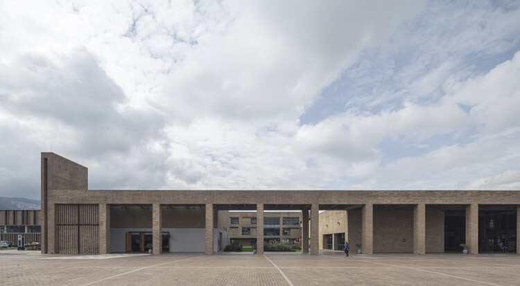 La Salle School / FP Arquitectura - Image 5 of 29