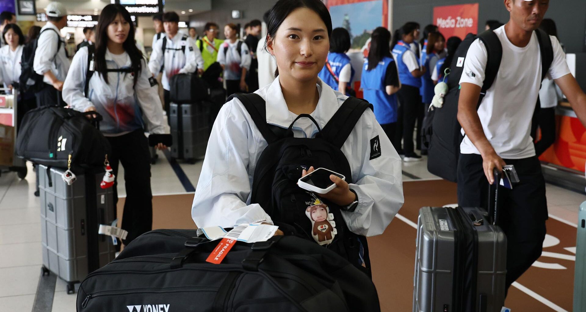 Asian Games-bound Korean soft tennis players arrive at Chubu Centrair International Airport in Nagoya, Japan, Tuesday. Yonhap