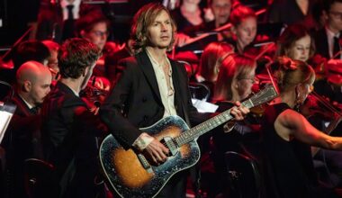 New album reviews of Beck and Robert Baxter