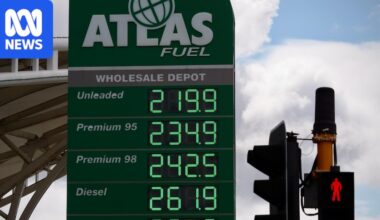 Coalition vows to halve fuel excise when global prices spike under new policy
