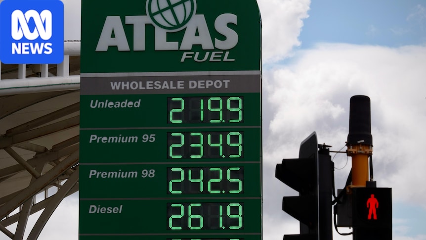 Coalition vows to halve fuel excise when global prices spike under new policy