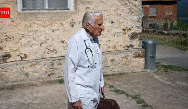 At 90, this doctor still starts work at 8 AM and climbs steep hills to treat patients: Why he refuses to retire |