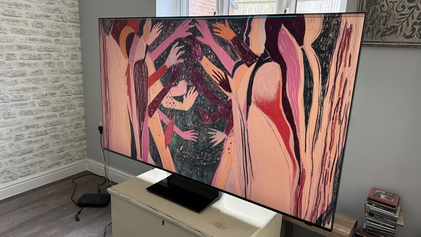 Writing for Trusted Reviews, TV Reviewer John Archer Explores the Samsung R95H in Detail – Samsung Newsroom U.K.