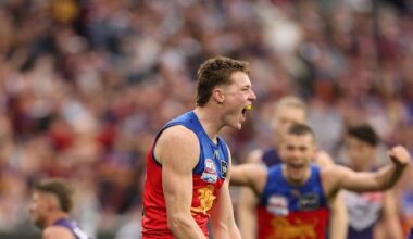 AFL grand final LIVE: Fremantle opens narrow lead over Brisbane as all-time classic enters final quarter