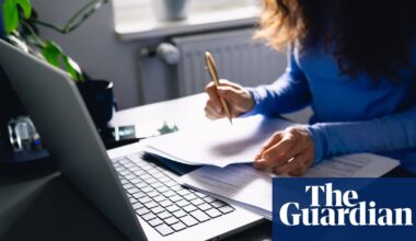 Academics and AI marking: a welcome aid for overworked staff or a sloppy shortcut? | Australian universities