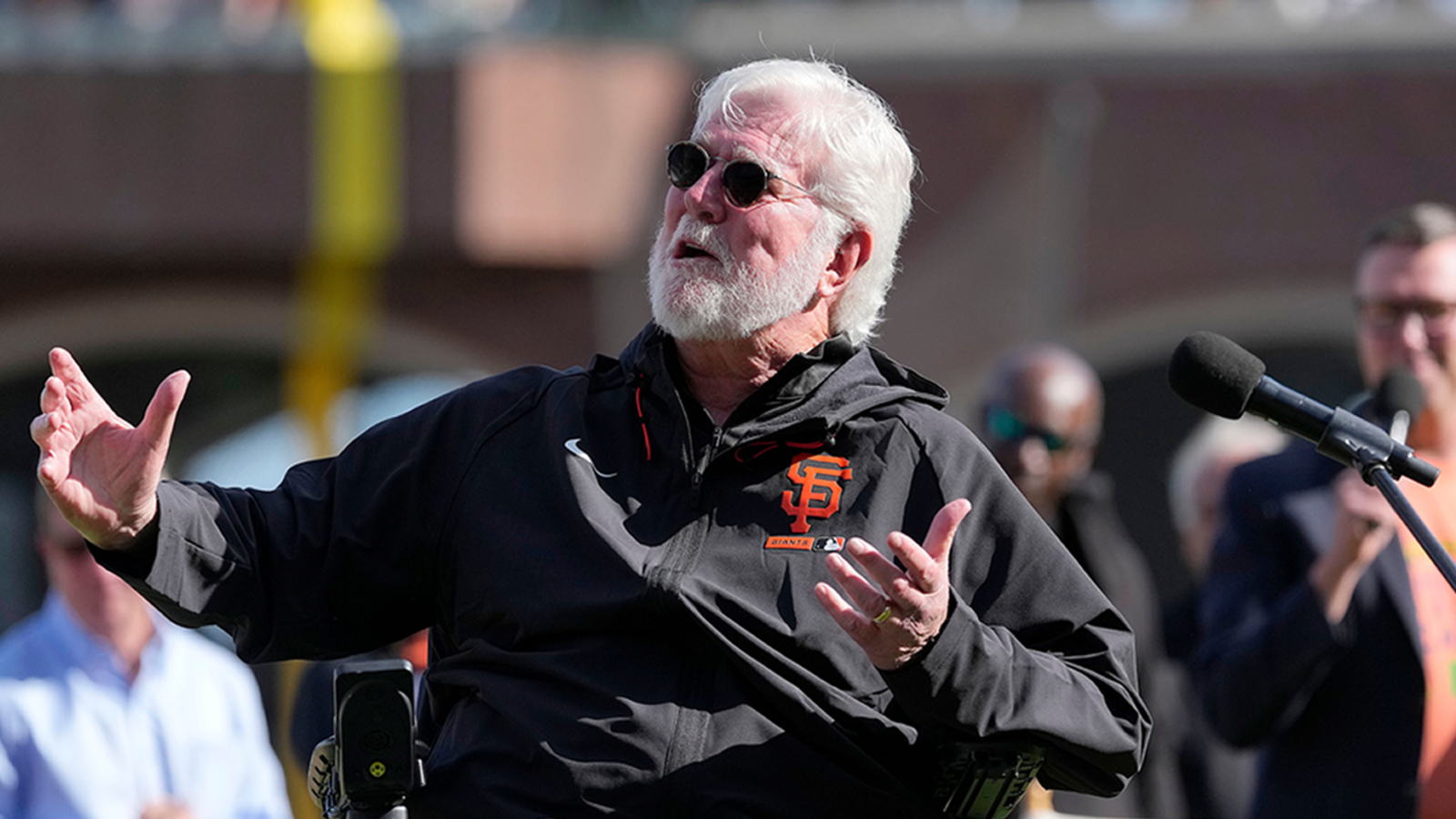 Legendary San Francisco Giants announcer Mike Krukow retires