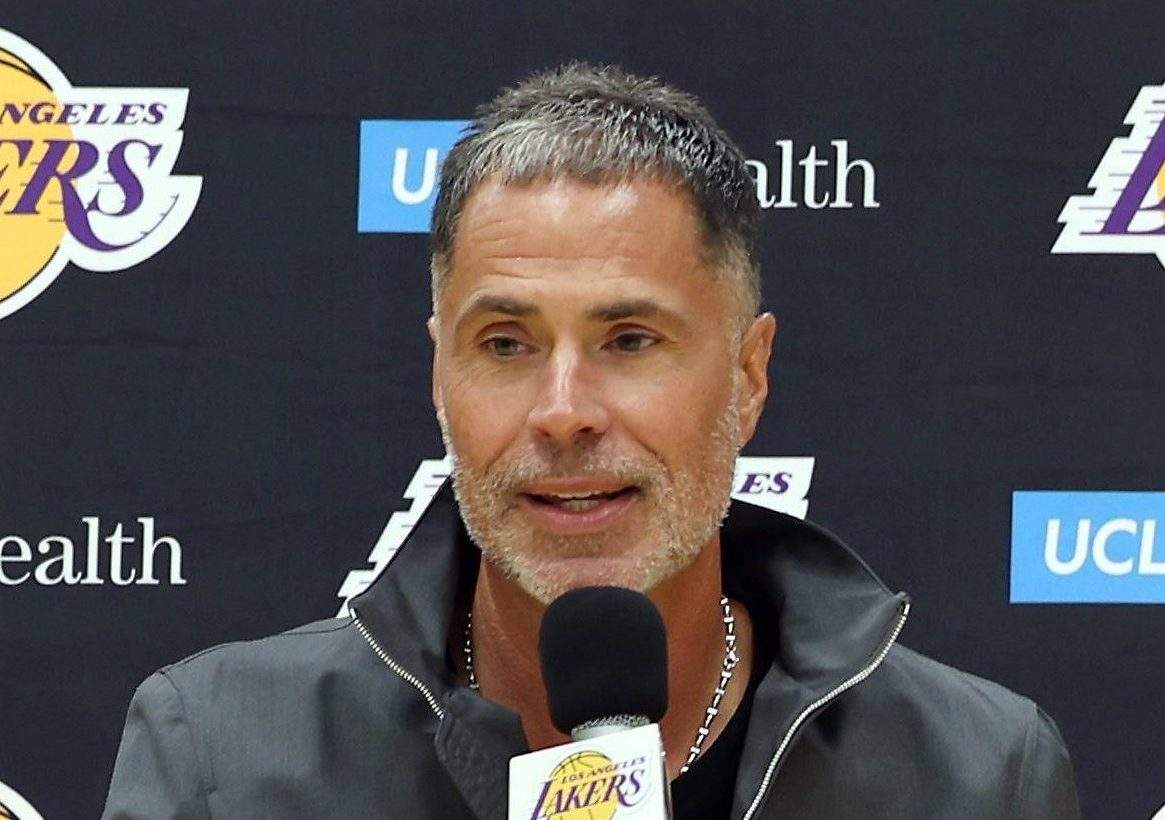Lakers Sign 6'9" Ex-Defensive Player of the Year Before 2026-27 NBA Season