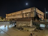 Low-light comparison, main camera (1x): Pixel 11 Pro - 24mm, f/1.7, ISO 233, 1/25s (4080x3064px) - Google Pixel 11 Pro vs. Pixel 11 Pro XL