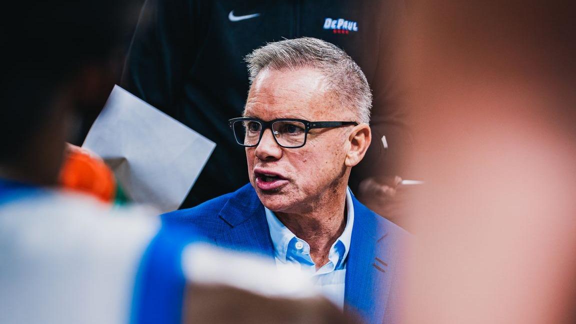 Men's Basketball Head Coach Chris Holtmann Signs Extension Through 2031