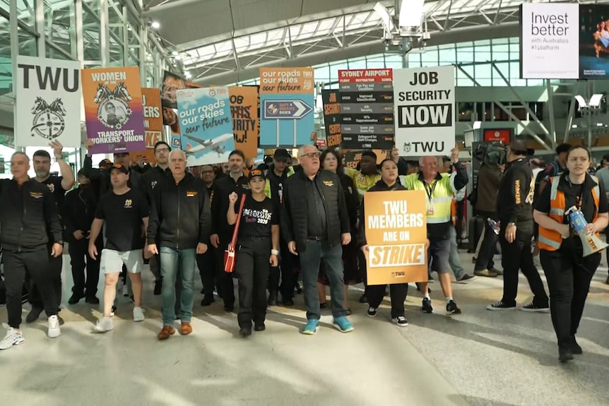 Sydney Airport strike march