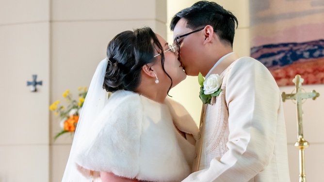 Leanne and Jose's sweet wedding ceremony in Bunbury.