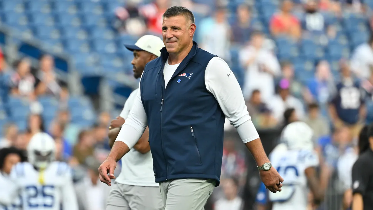 Patriots head coach Mike Vrabel Patriots head coach Mike Vrabel