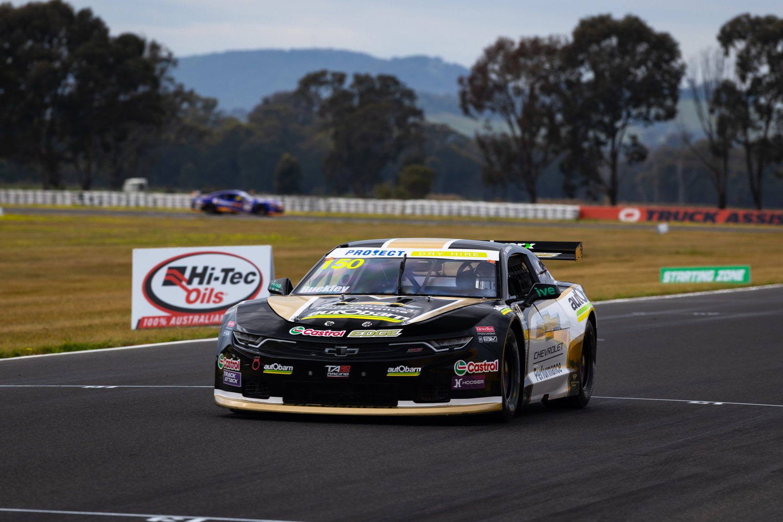 Buckley dominates wild TA2 opener at Winton