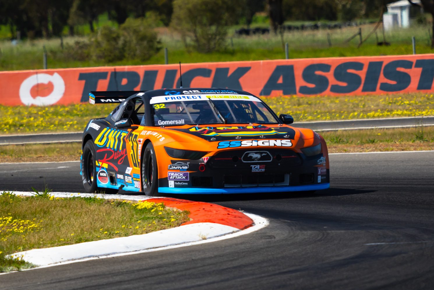 Gomersall ends Buckley dominance in TA2 Winton classic