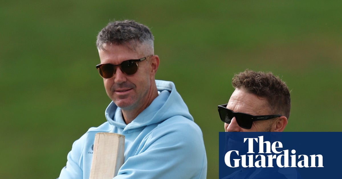 Pietersen has England players ‘buzzing’ but McCullum delivers Carse warning | England cricket team