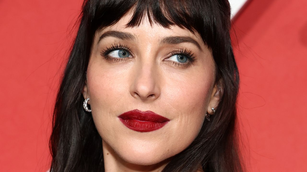 Dakota Johnson Says Goodbye to the Blurred Lip