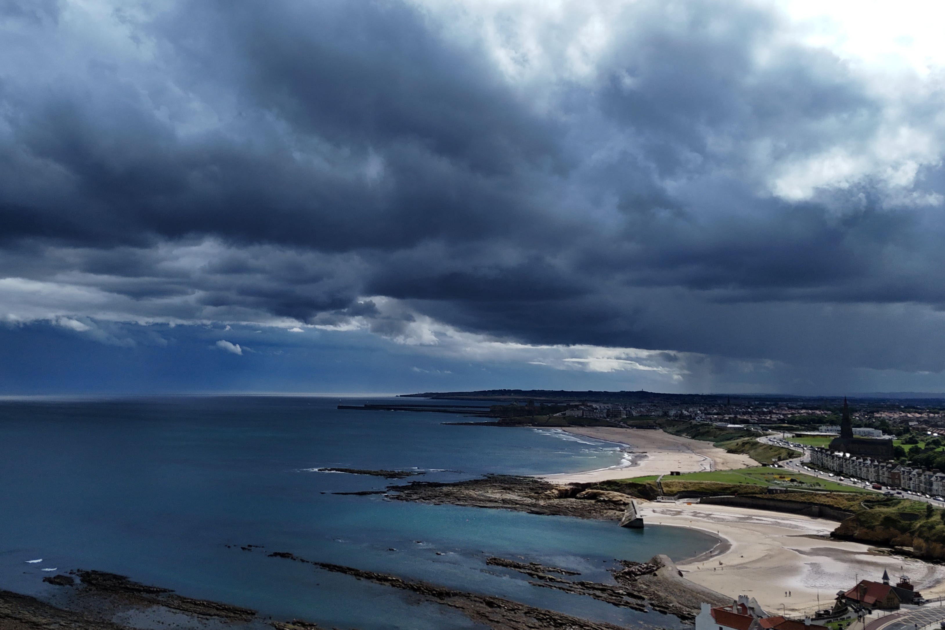 An ‘unprecedented’ El Nino event is set to bring storms and rain to the UK