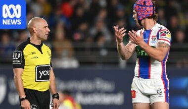 NRL finals: Newcastle Knights defeat New Zealand Warriors 12-10, projectiles thrown at refs