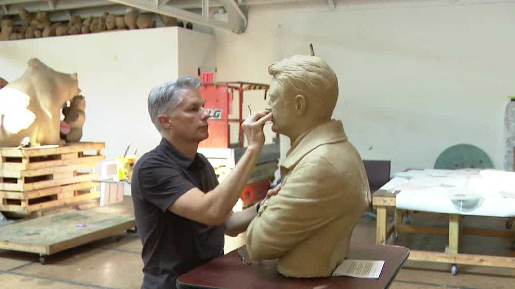 Nebraska artist tasked with sculpting Osborne hall of fame bust