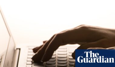 Macquarie University swaps in-person psychology classes with AI chatbot for two subjects | AI (artificial intelligence)