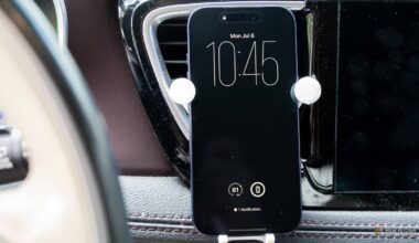 Your car mount is slowly ruining your phone's camera and battery