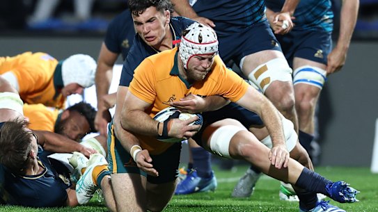 Fraser McReight takes on the Argentina defence in Mendoza.