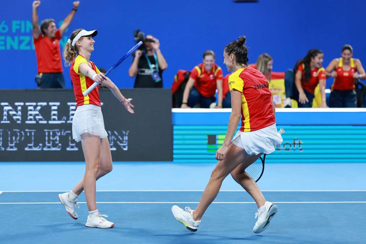 Spain survive scare to reach Billie Jean King Cup semi-finals for first time since 2008