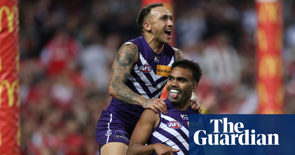 Fremantle’s night of nights as they overrun Sydney and seal spot in second AFL grand final | AFL