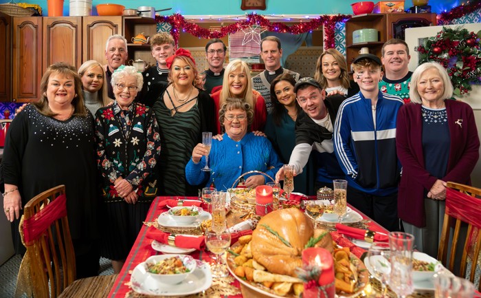 454969,Mrs. Browns Boys Christmas - Mammys Mare Birdie (June Rodgers), Betty (Amanda Woods), Mark (Pepsi Shields), Winnie (Eilish O'Carroll), Bono (Jamie O'Carroll), Sharon (Fiona Gibney), Trevor (Martin Delany), Cathy (Jennifer Gibney), Agnes (Brendan O'Carroll), Father Damien (Conor Moloney), Maria (Fiona O'Carroll), Buster (Danny O'Carroll), Barbara (Emily Regan), Blister (Blake O'Carroll), Dermot (Paddy Houlihan), Maureen (Helen Roche)