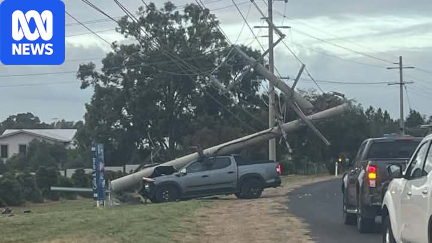 Homes could be without power in Mildura 'for days' after car hits power pole