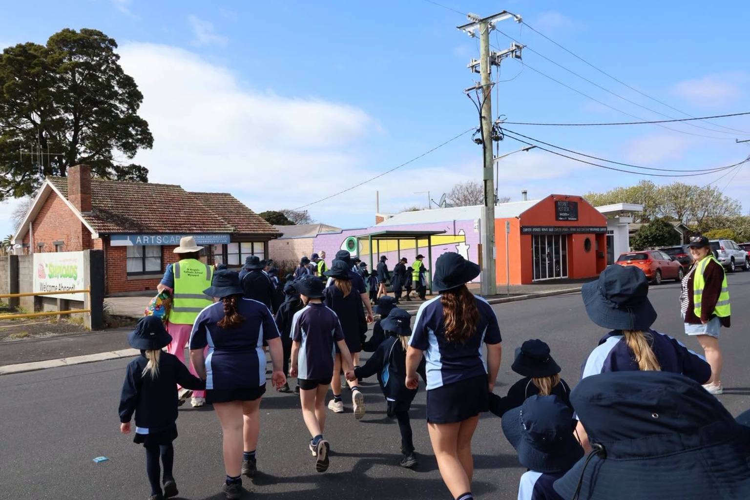 Sick and dead birds force partial lockdown at Wynyard school