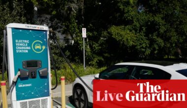 News live: Australians splurging on EVs and not travelling overseas, ABS data shows; economy grows by 2.1% in year to June | Australia news