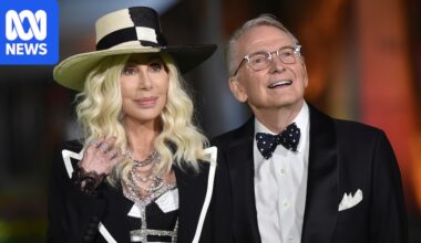 Bob Mackie, designer to the stars who dressed Cher and Marilyn Monroe, dies at 87