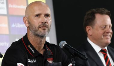 Essendon in talks with Mark Johnson for tackling coach role