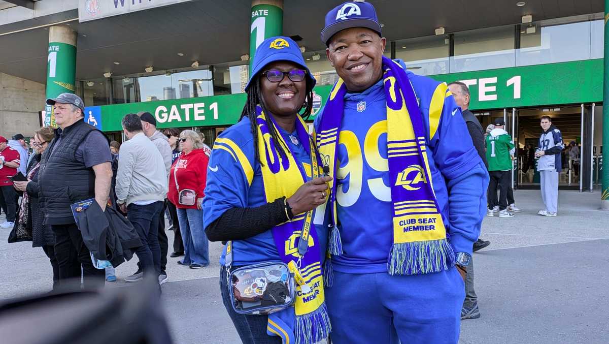 Fans pack the first regular-season NFL game in Australia
