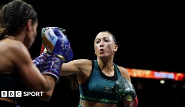 Jade Jones (right) fighting in turquoise against her opponent FederiKita (left) in a black outfit back in May, 2026 at the Manchester Arena.