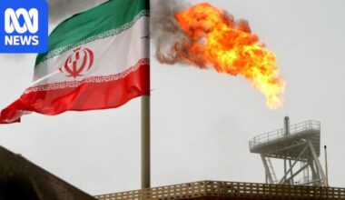Analyst warns of 'late-stage bubble' as bond interest rates and oil prices surge