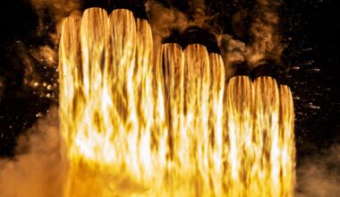 Falcon Heavy brings the heat photo of the day for Sept. 2, 2026